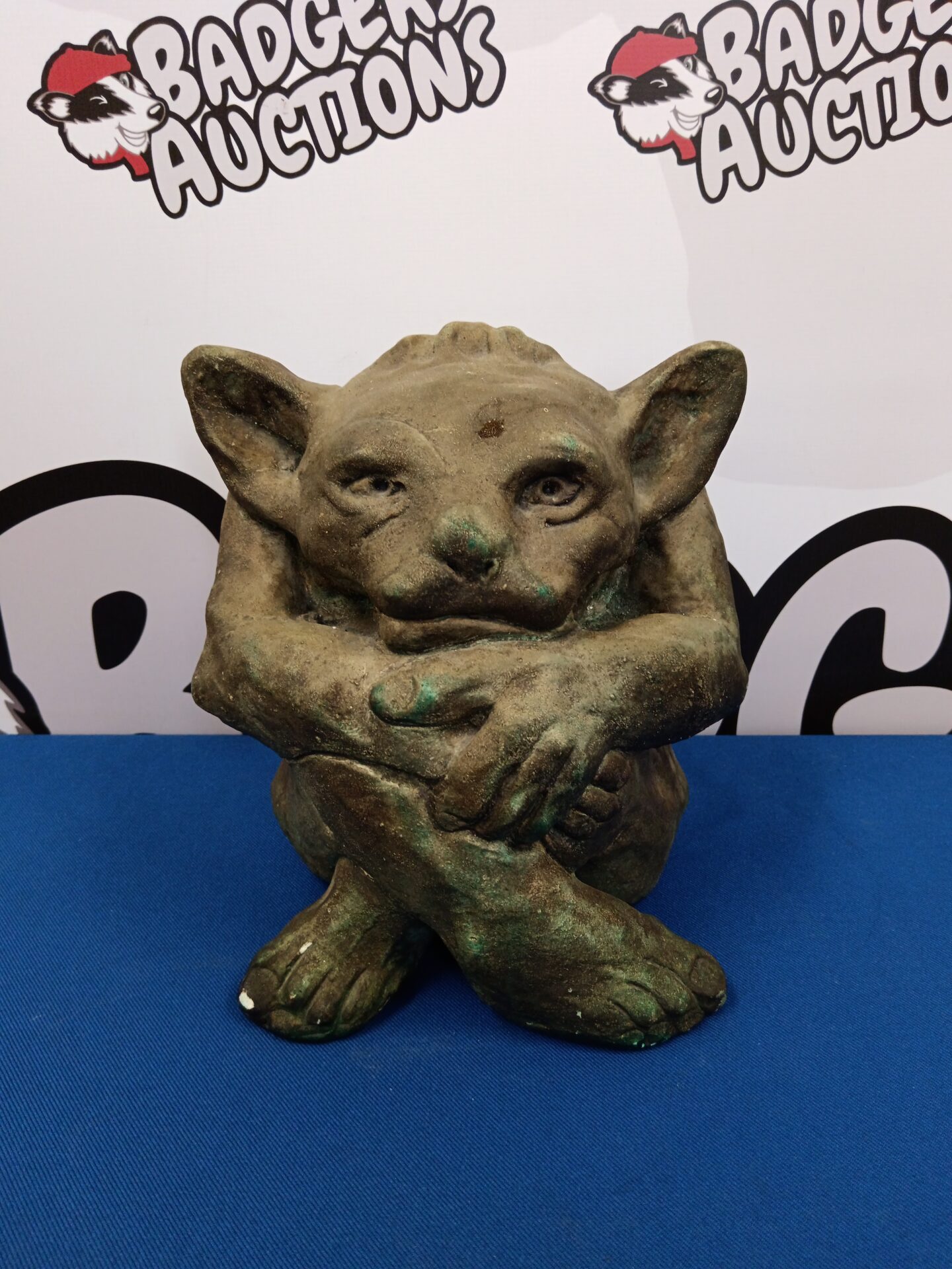 042 Cast stone gargoyle ornament