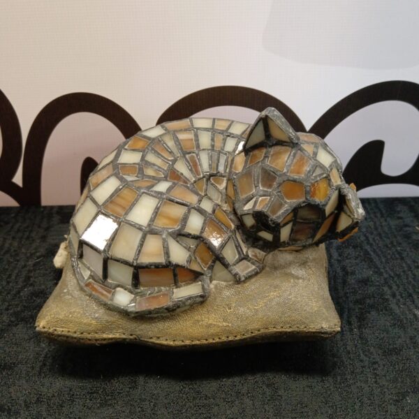 Vintage Tiffany style cat lamp with stained glass details.