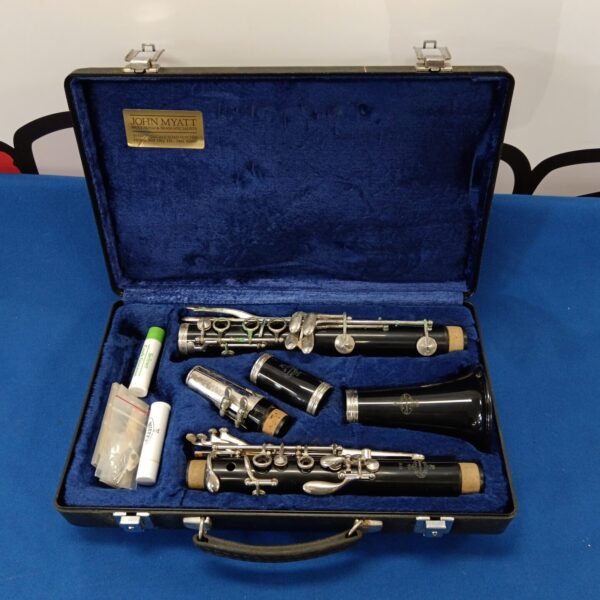 Vintage Buffet Crampon B12 clarinet in a case.