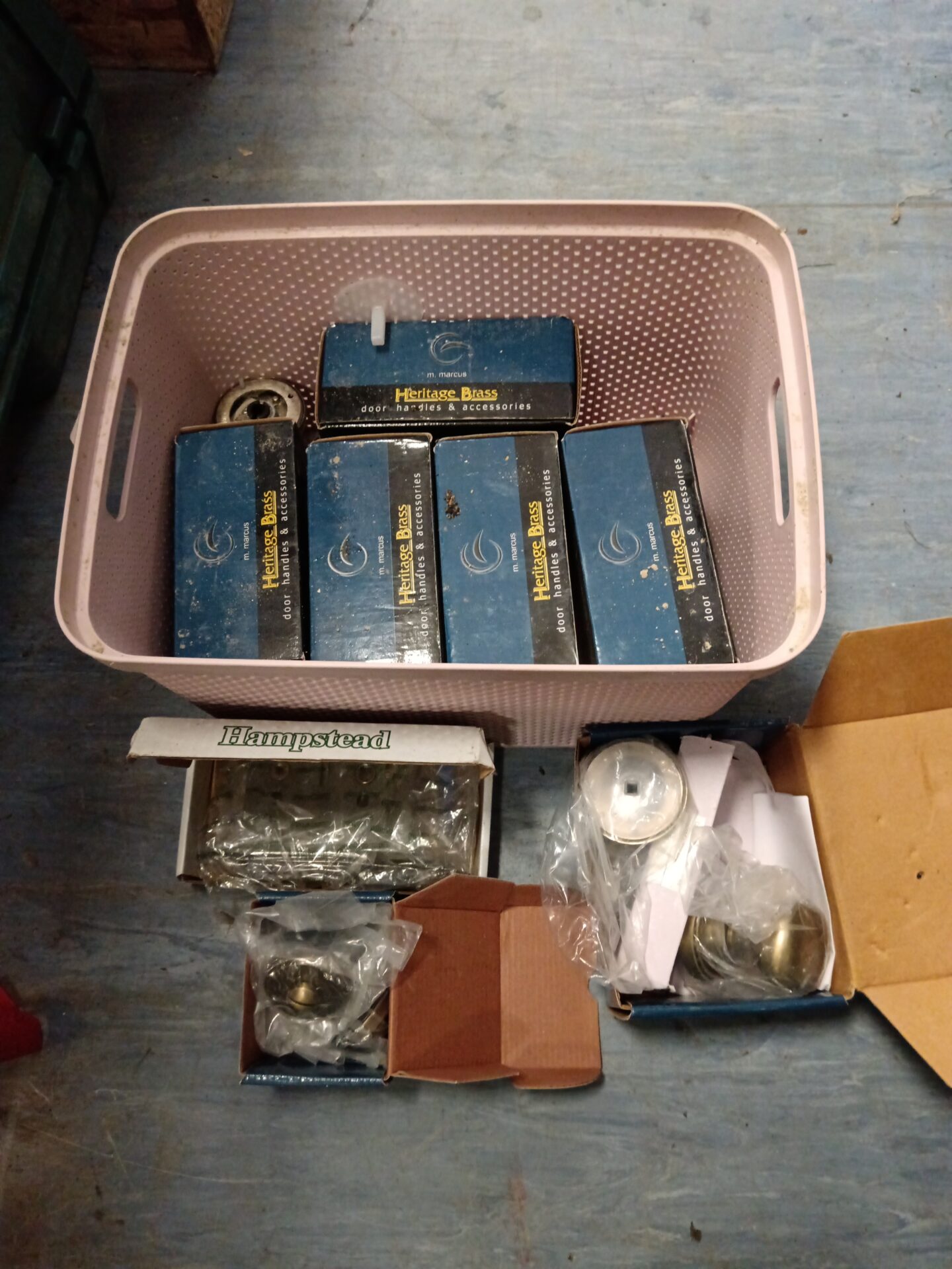 976 Box of new heritage brass door knobs