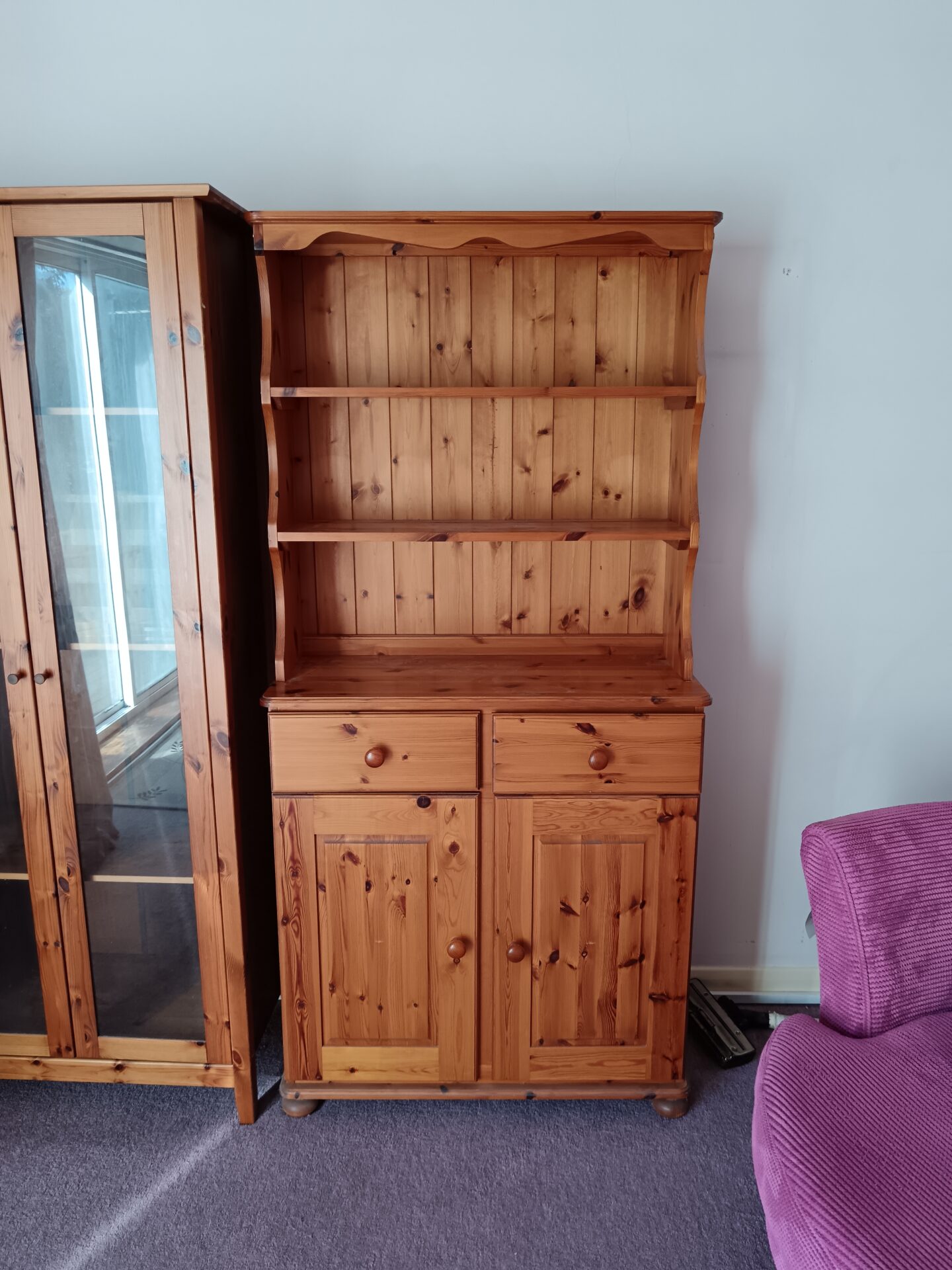 572 Pine dresser H73/W35/D17”