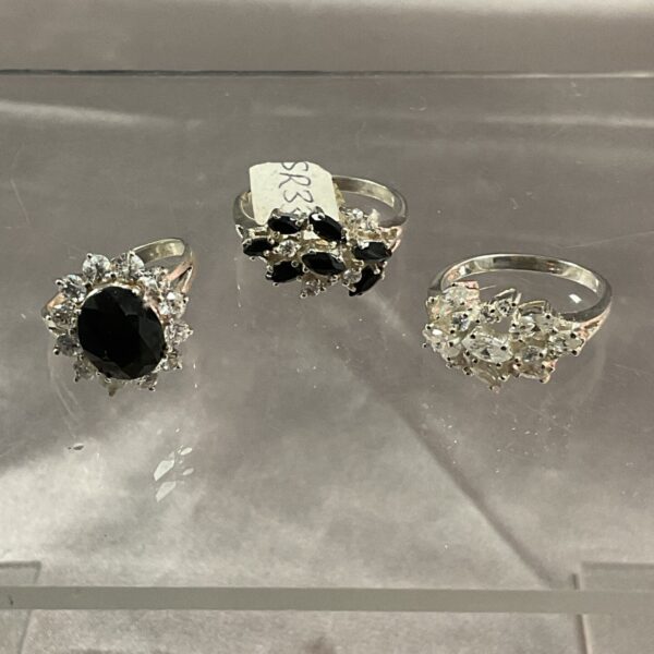 Silver 925 rings with colourful stone settings, lot of three.