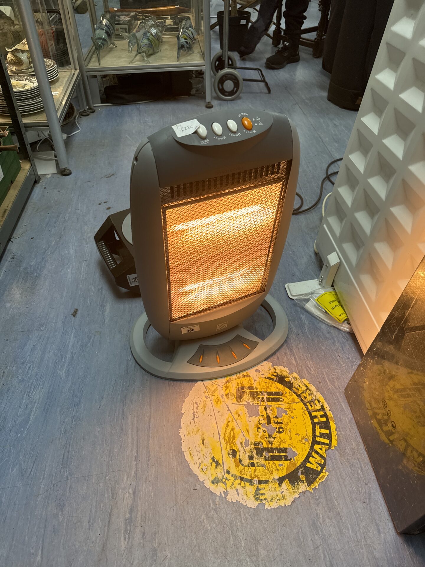 929 Halogen heater (working but one element inoperative) with glen convection heater