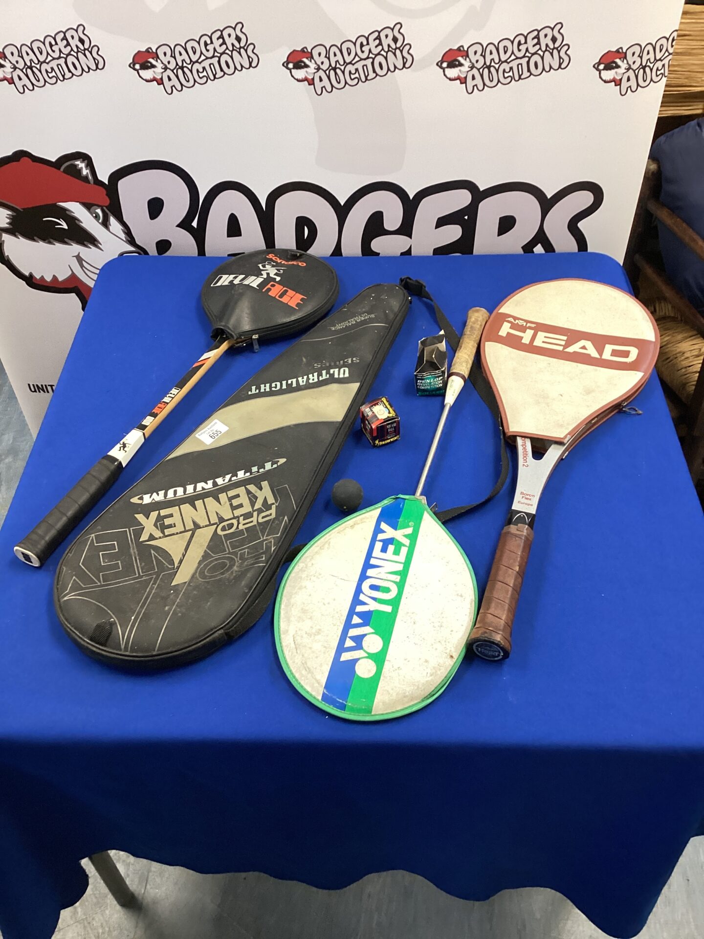 655 Selection of squash rackets with three squash balls
