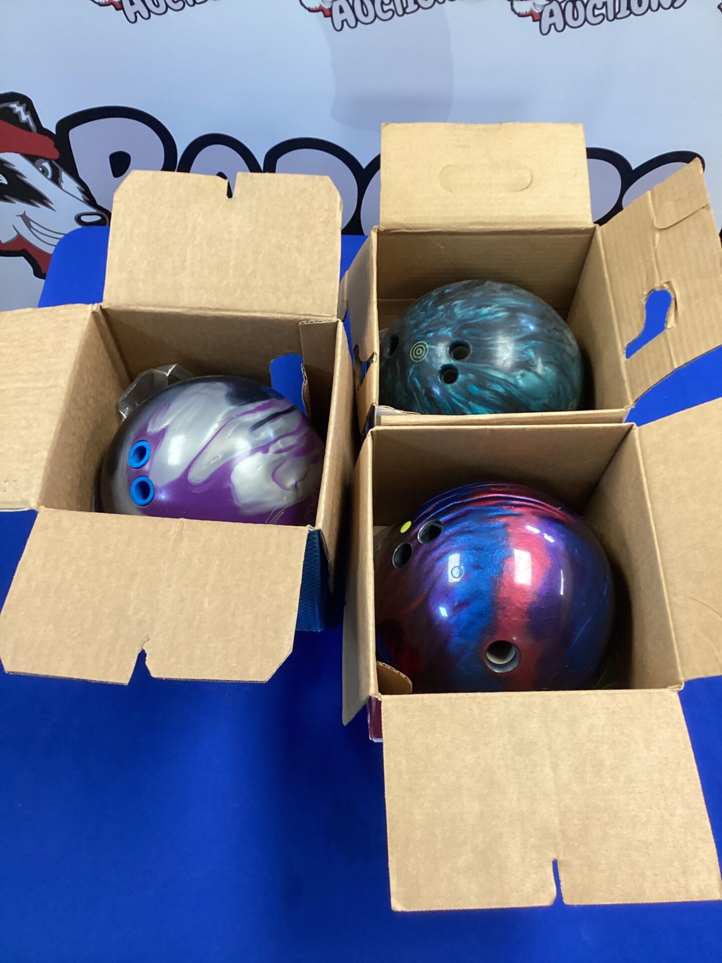 657 Three bowling balls inchammer & brunswick
