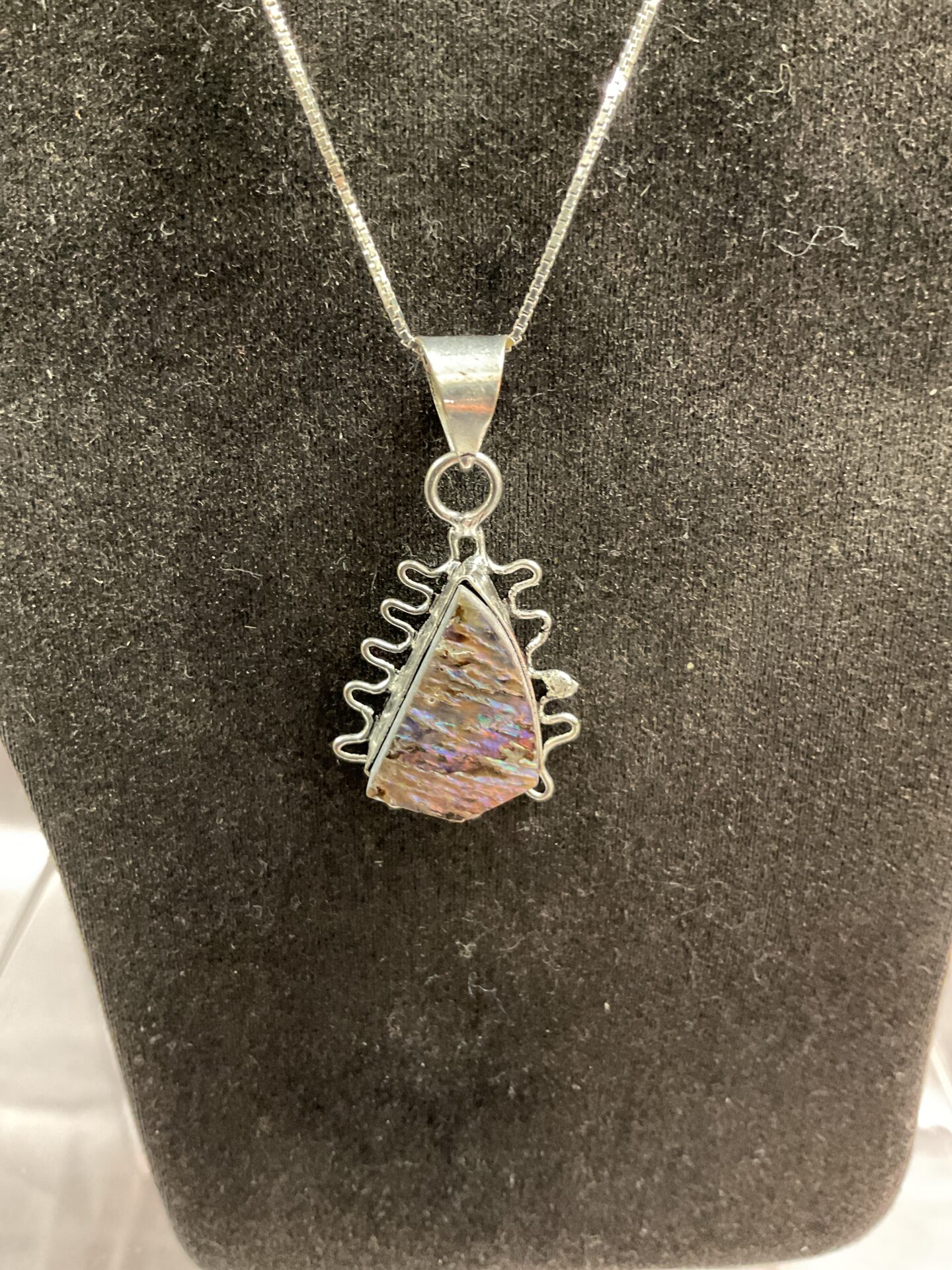 889 Silver abalone shell pendant 16” necklace