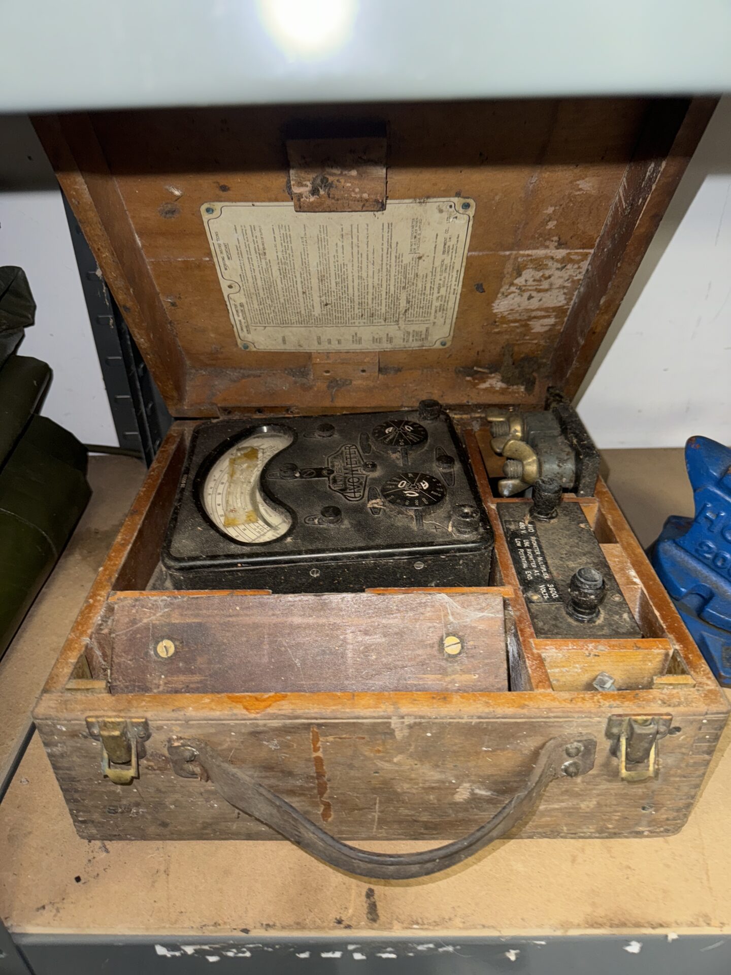989 Vintage avometer in wooden case – untested