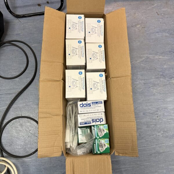 Selection of DA-850 spot lamps with bulbs in original packaging.