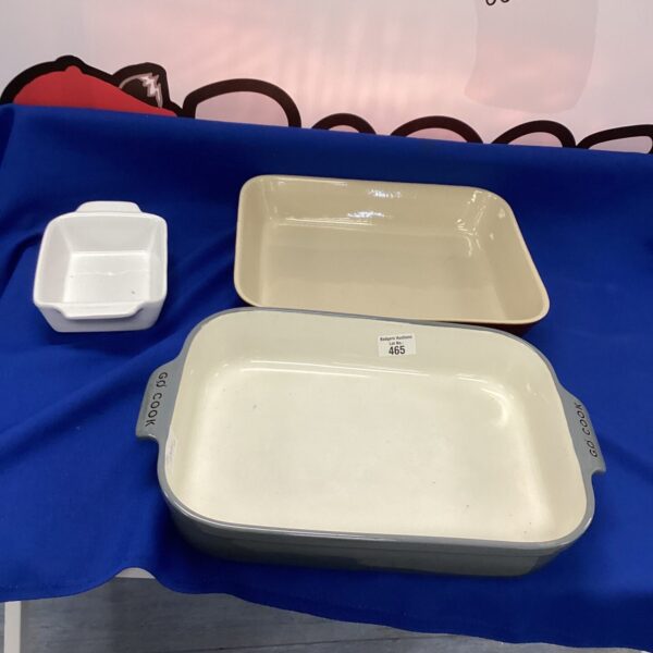 Silver Go Cook oven tray for baking and roasting.