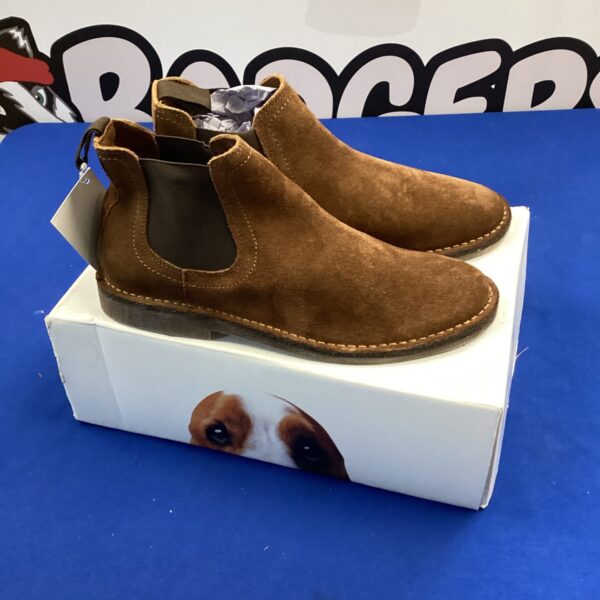 New size 9 Hush Puppies suede boots for casual wear.