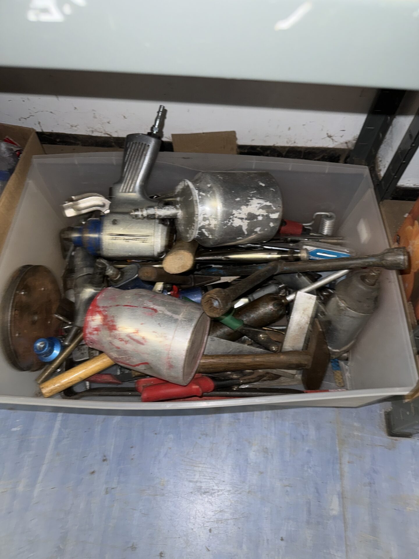 1031 Box of assorted garage clearance items inc blue point impact gun