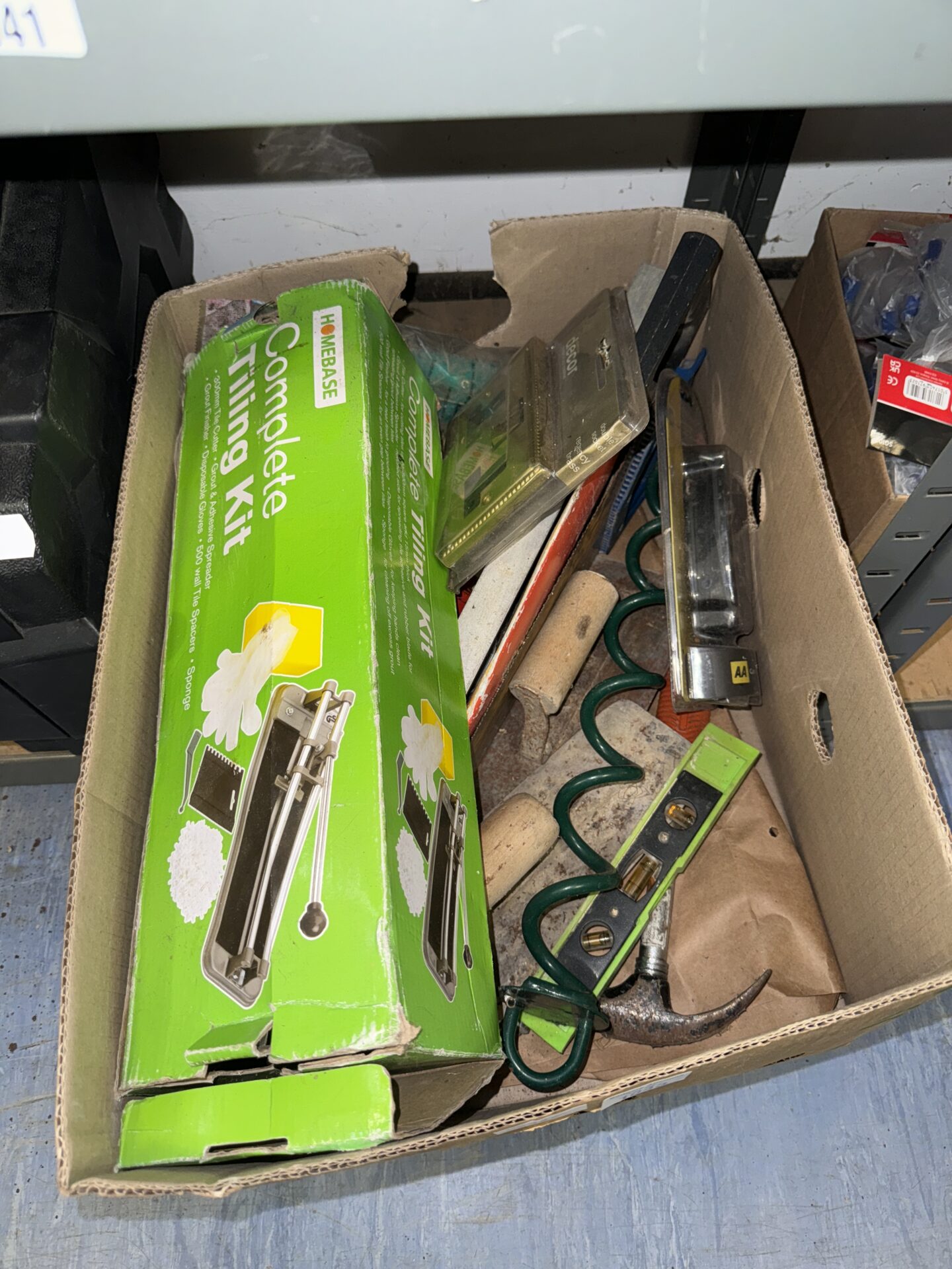 998 Box of shed clearance items inc tiling kit