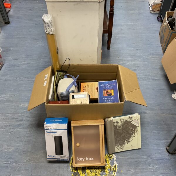 Mixed lot box with digital antenna and key box contents.