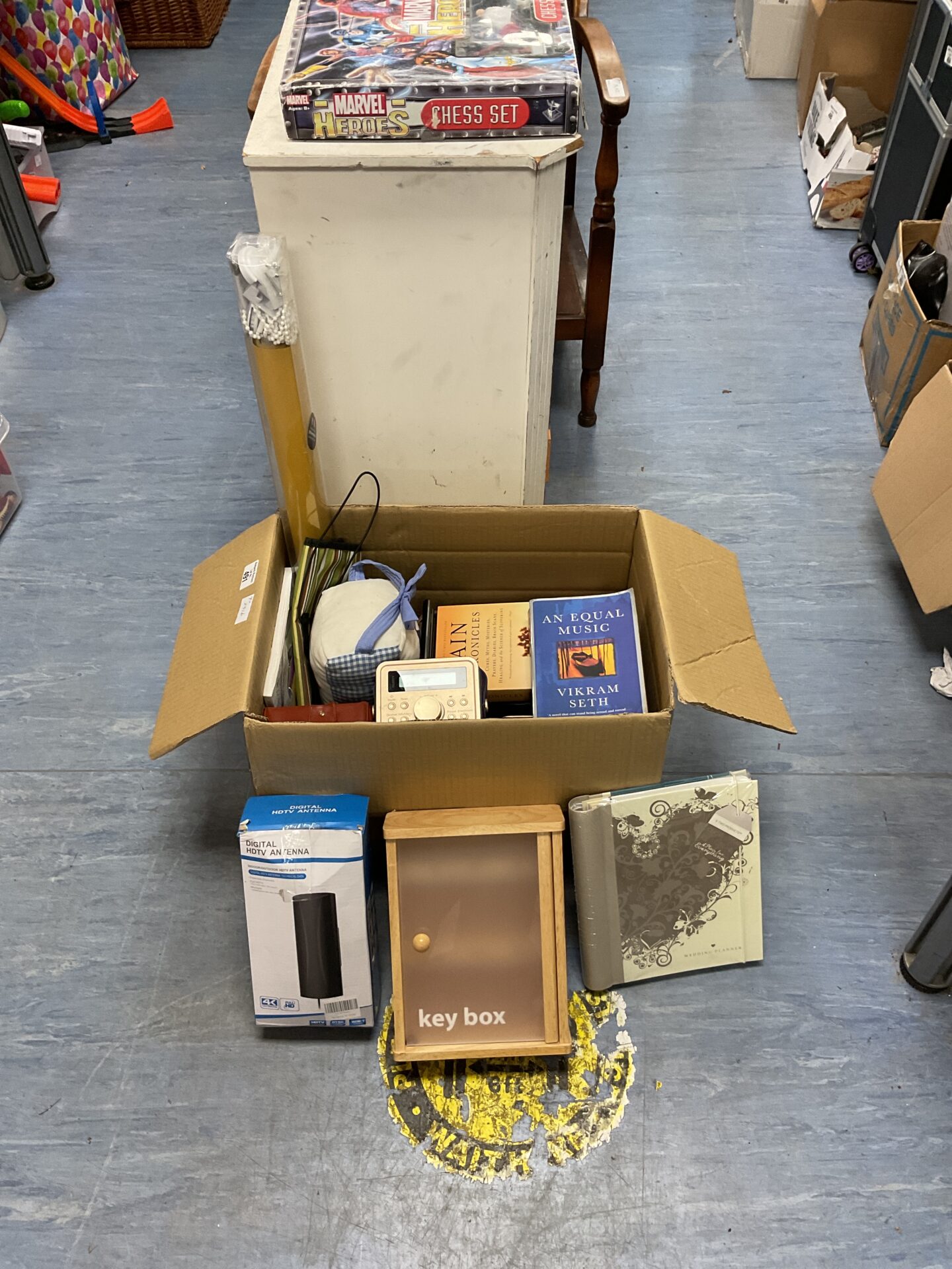 452 Box of mixed items including digital hdtv antenna & key box