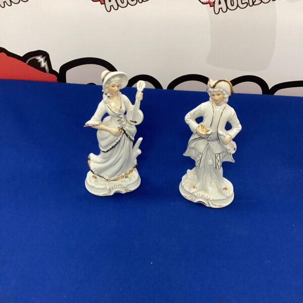 Detailed porcelain musician ornaments from the Leonardo Collection.