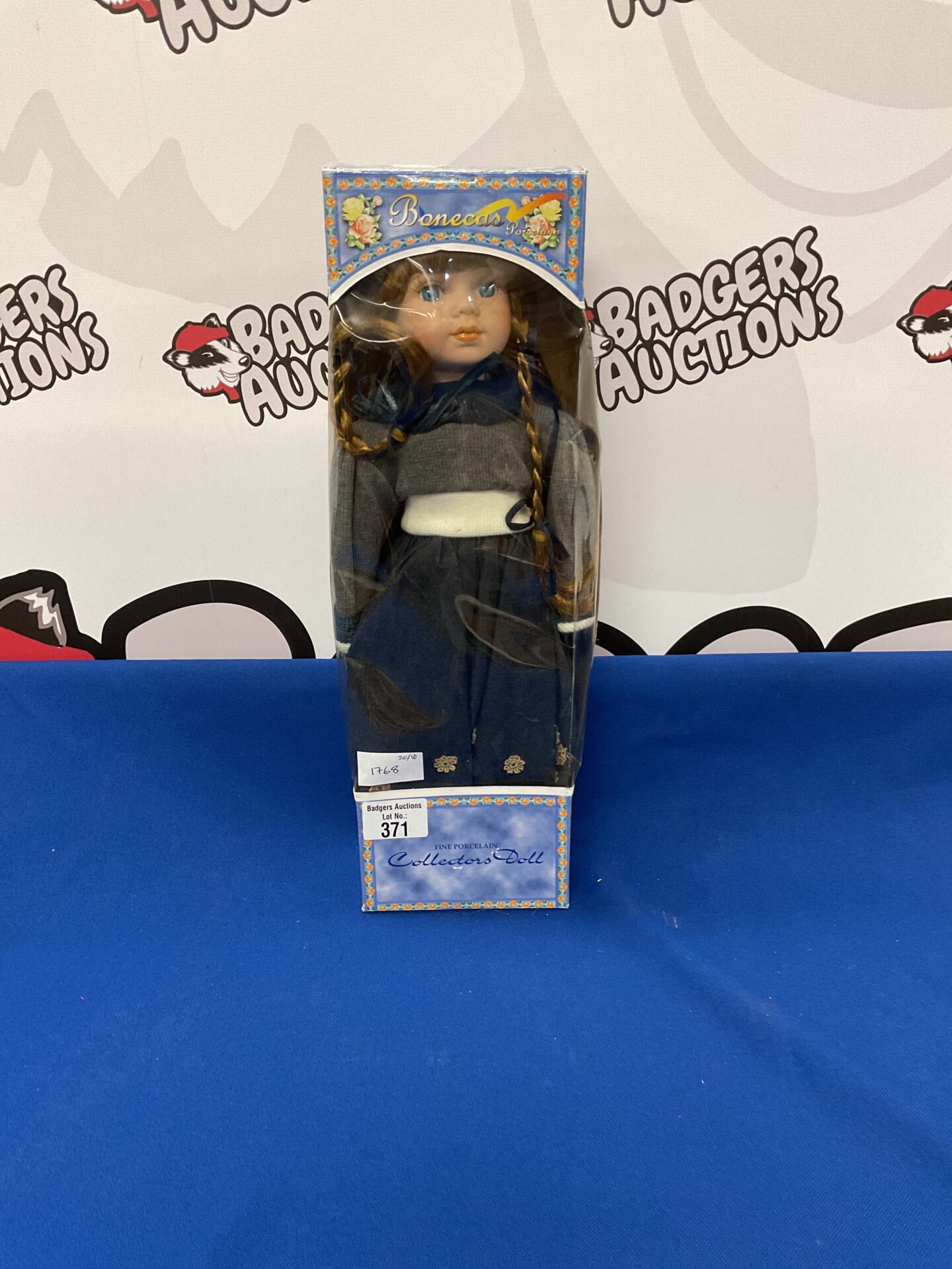 364 Bonecas porcelana collectors doll Unopened