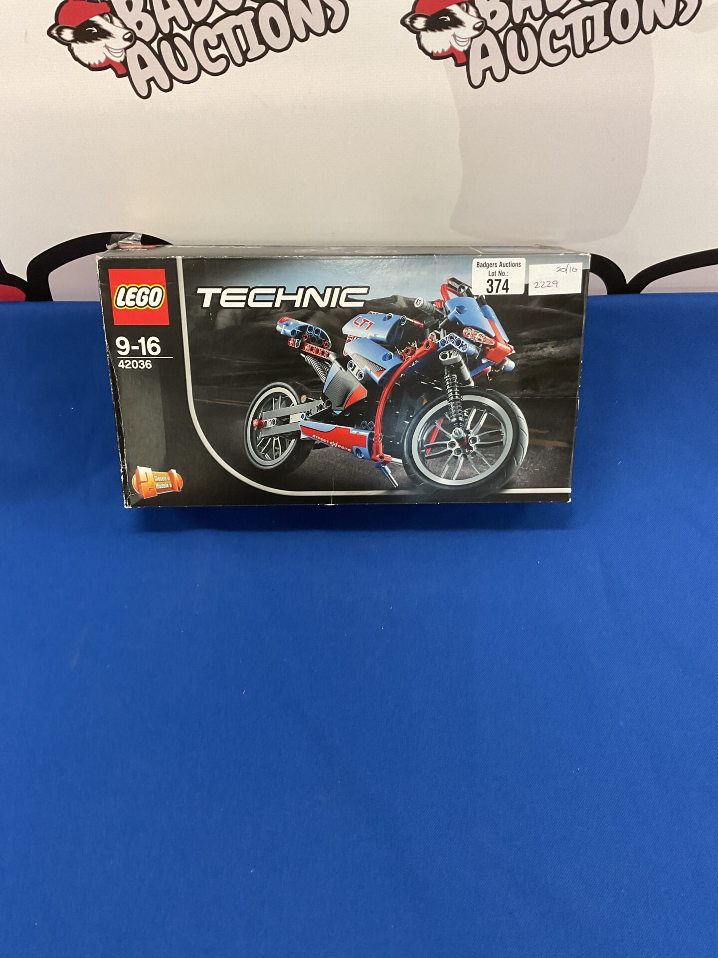 374 Lego technic motorcycle set 42036