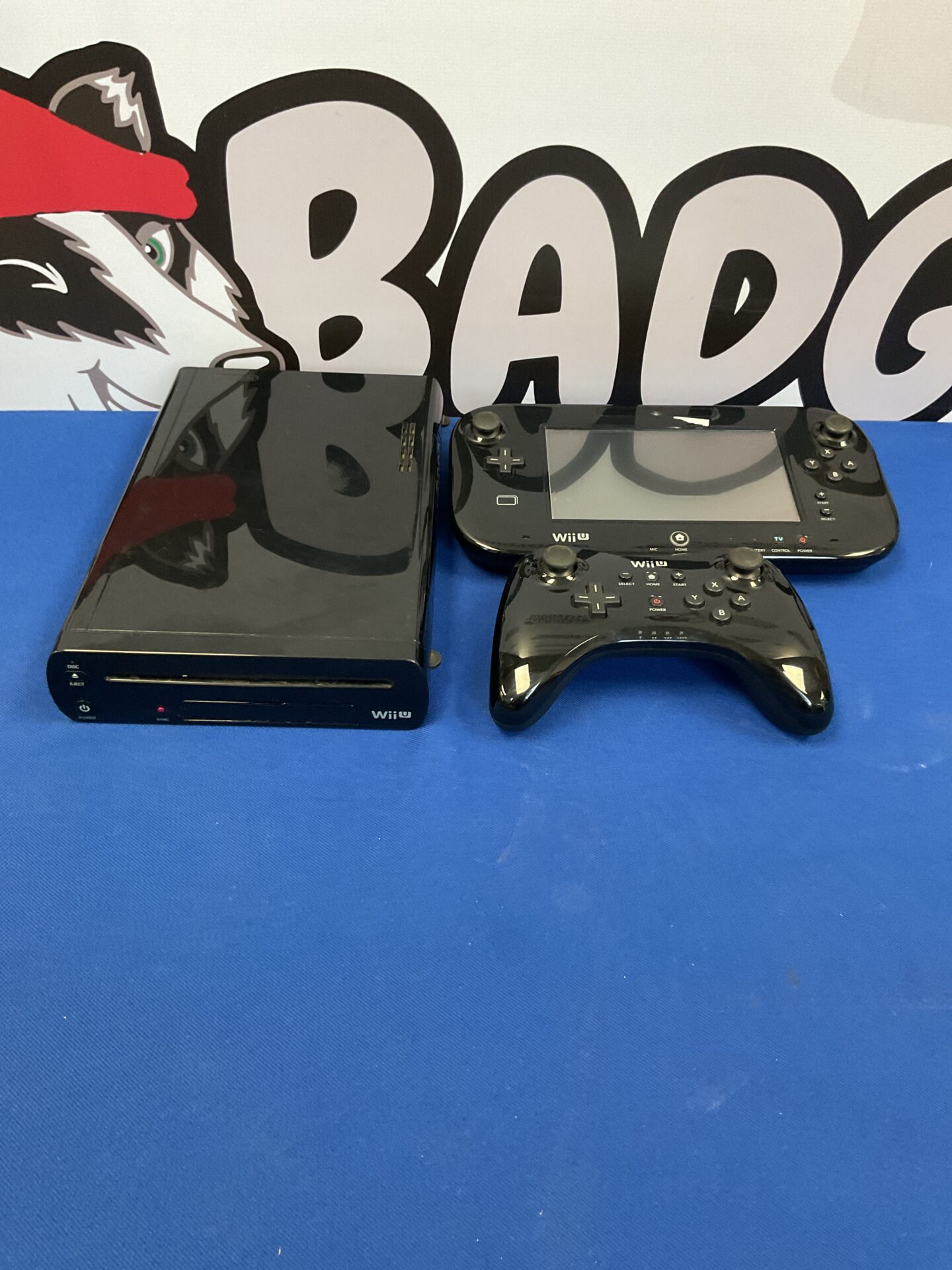 101 Wii u console with cables and additional official Wii u controller working