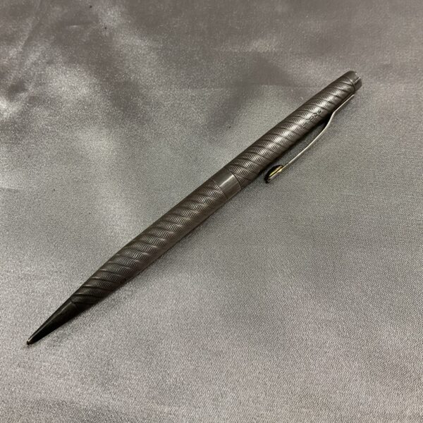 Vintage sterling silver propelling pencil with ribbed barrel.