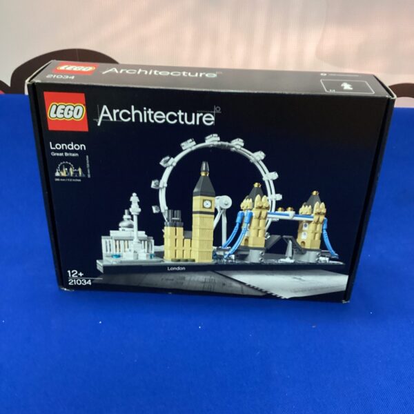 Lego Architecture London Skyline 21034 set showcasing London landmarks.