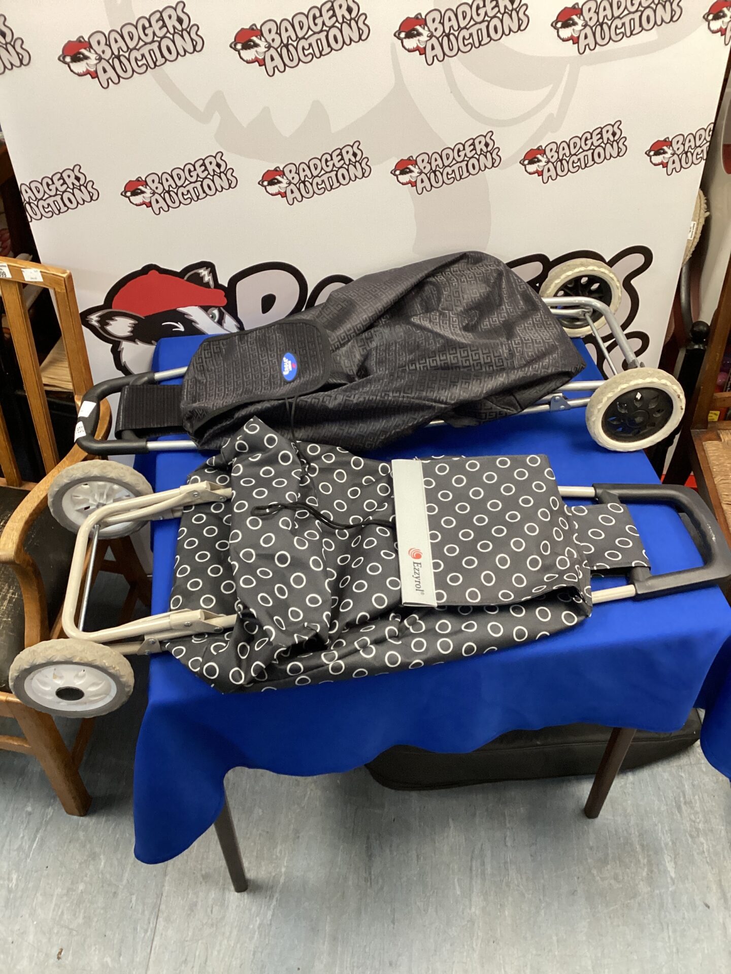 561 Eagle london shopping trolley with ezzyroll shopping trolley