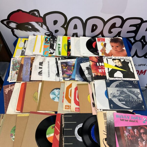 Mixed lot of 7 inch vinyl record singles including Hazel O’Connor and Billy Joel.