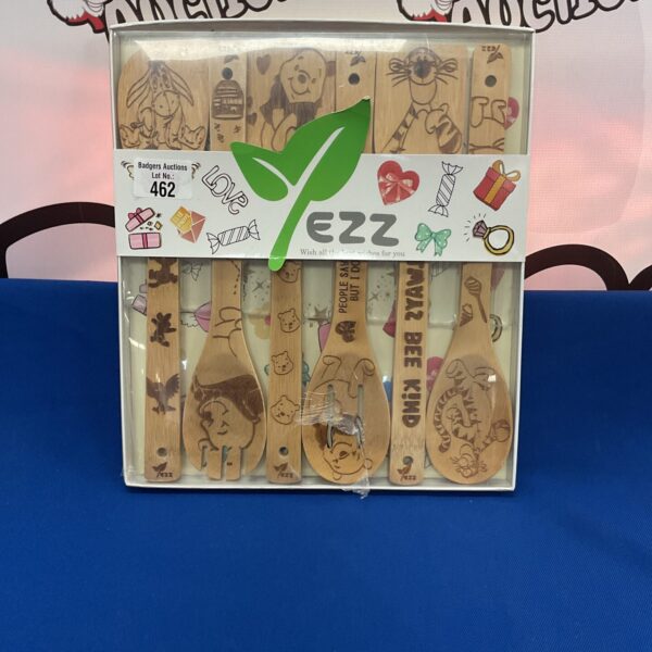 Ezz Winnie the Pooh bamboo cooking utensil set displayed.
