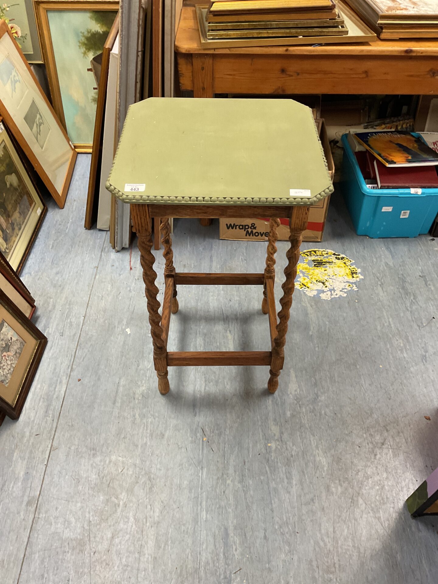443 Victorian barley twist leg table