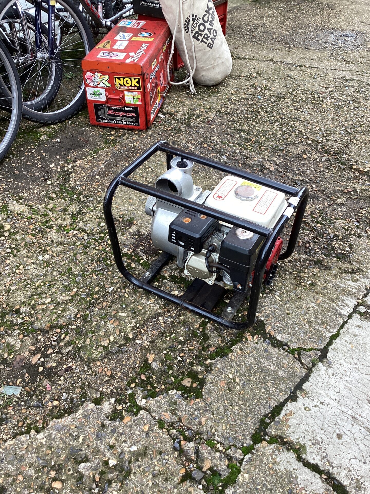 1136 Petrol Water Pump sold as seen