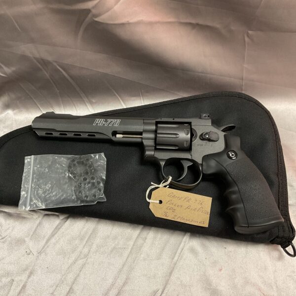 Black Gamo PR776 co2 air pistol for target practice.