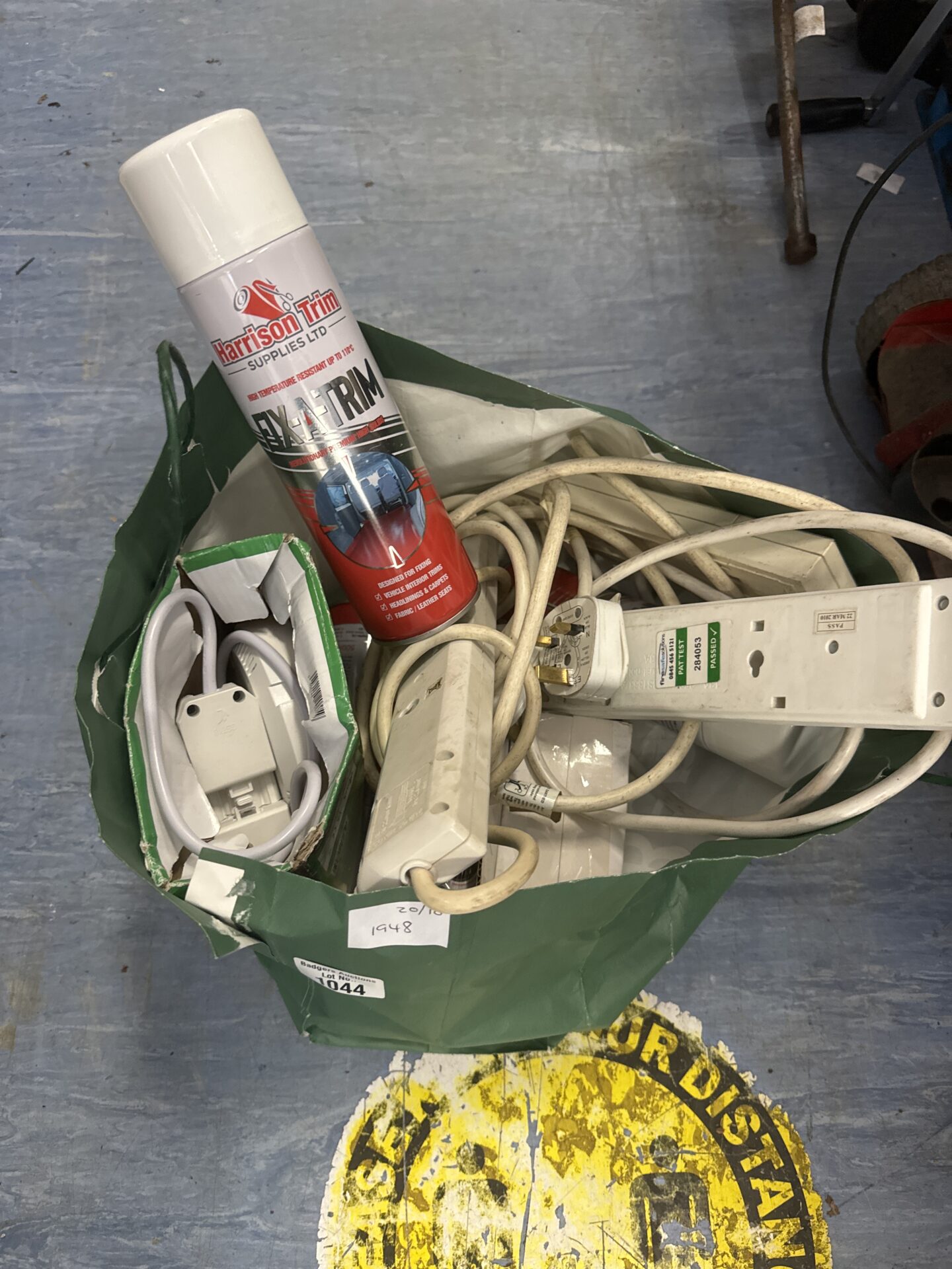 980 Bag of mixed items inc plug socket extensions