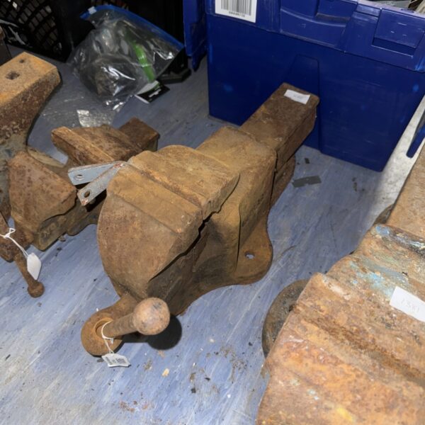 Medium sized Record bench vice for workshop use.