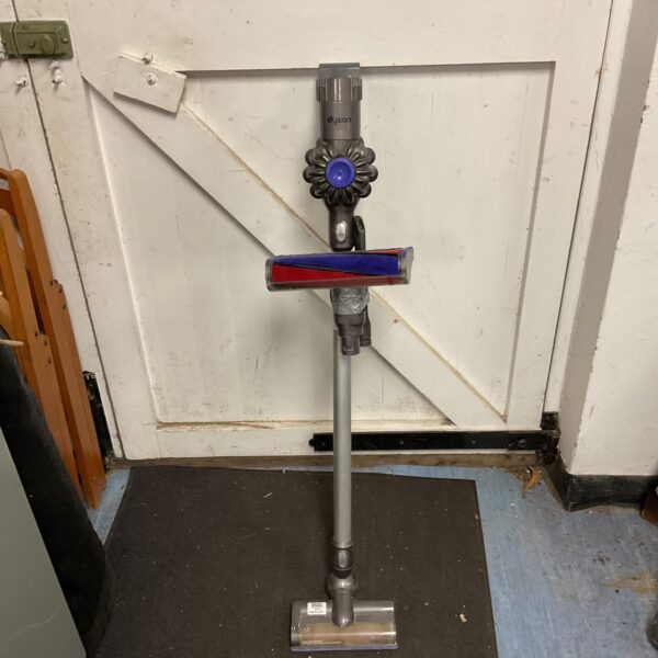 Dyson cordless vacuum cleaner in good condition, ready for restoration.