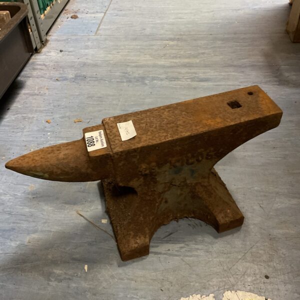 Vintage blacksmith’s anvil, a heavy 26 kilo forging tool.