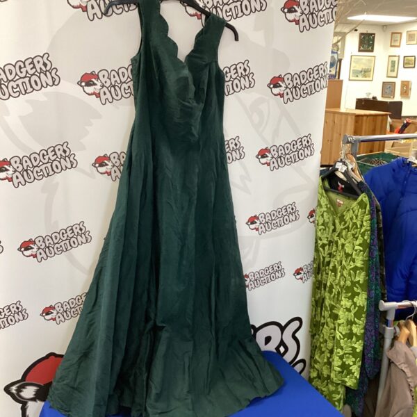 Elegant green Monsoon evening dress size 12 for formal occasions.