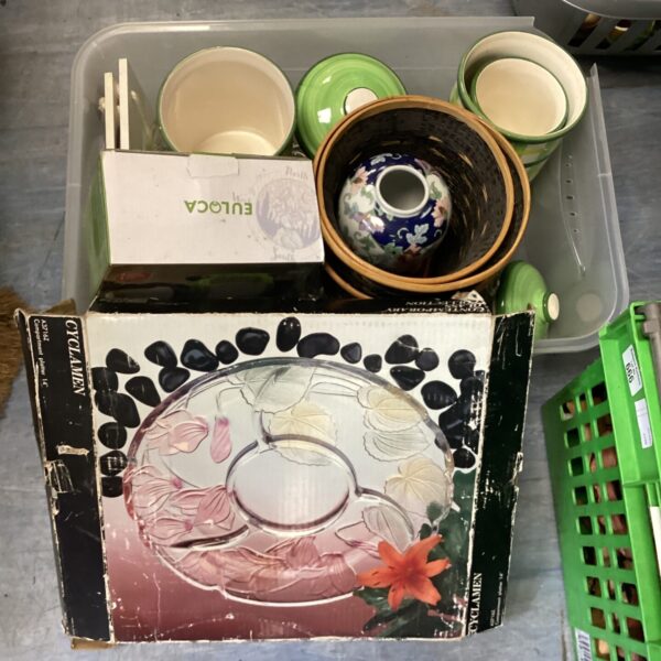Mixed house clearance lot with Euloca light and glass serving plate.