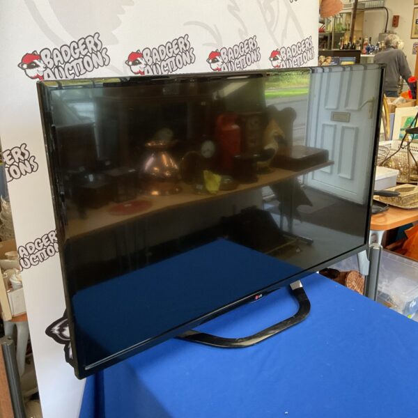LG 50ln575v 50" flatscreen television in untested condition.