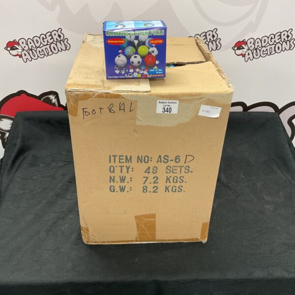 Lot of cardboard sphere puzzles for construction and brain teasers.