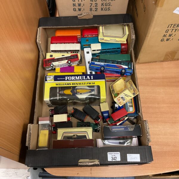 Mixed lot of vintage diecast model cars, including Matchbox.