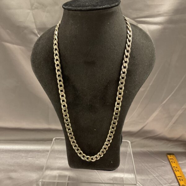 Close-up of a 22-inch 925 silver curb chain necklace.