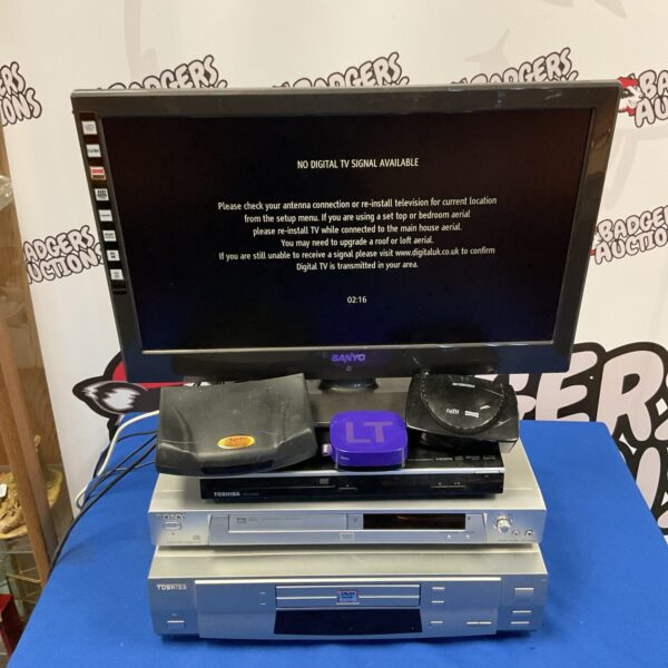 Toshiba DVD player as part of a job lot of AV equipment.
