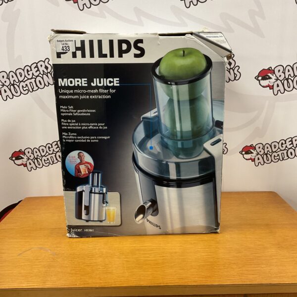 Vintage Philips juicer HR2872 for efficient juice extraction.