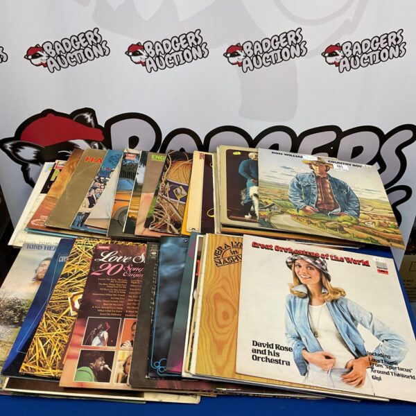 Vintage vinyl record collection featuring Don Williams and Vera Lynn.