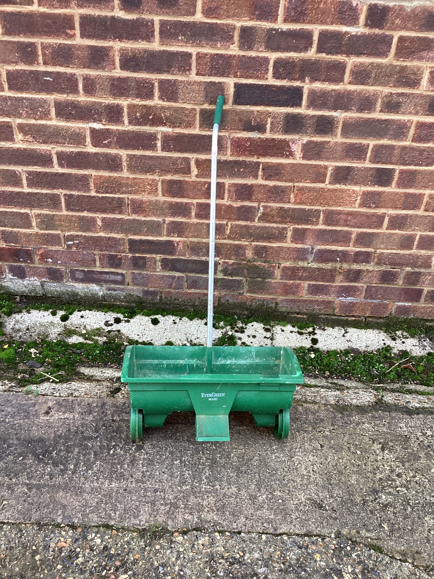 1153 Evergreen maxi lawn feed spreader