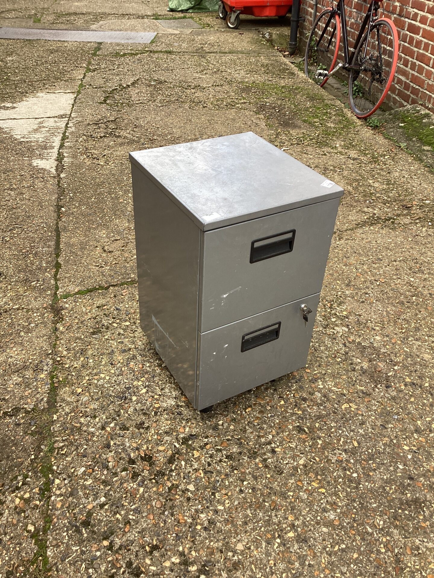 1136 Metal two Drawer locking Cabinet on wheels