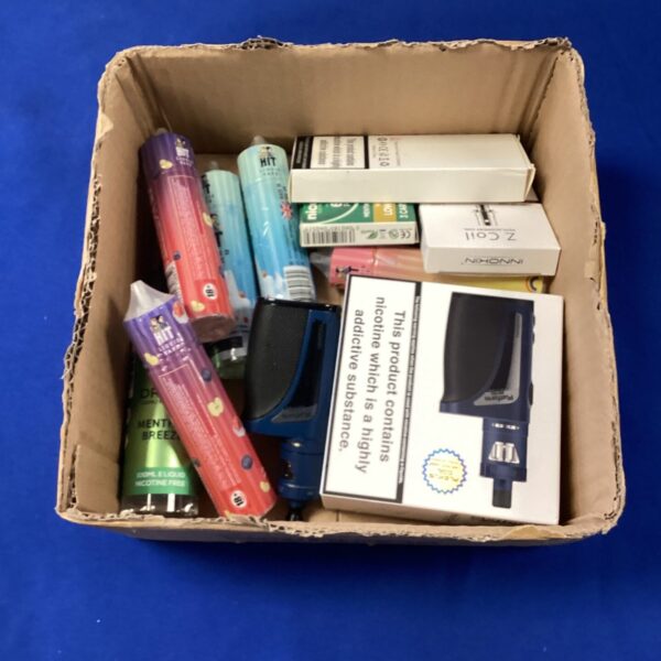 Mixed lot of vape tanks and e-liquids, including Innokin brand.