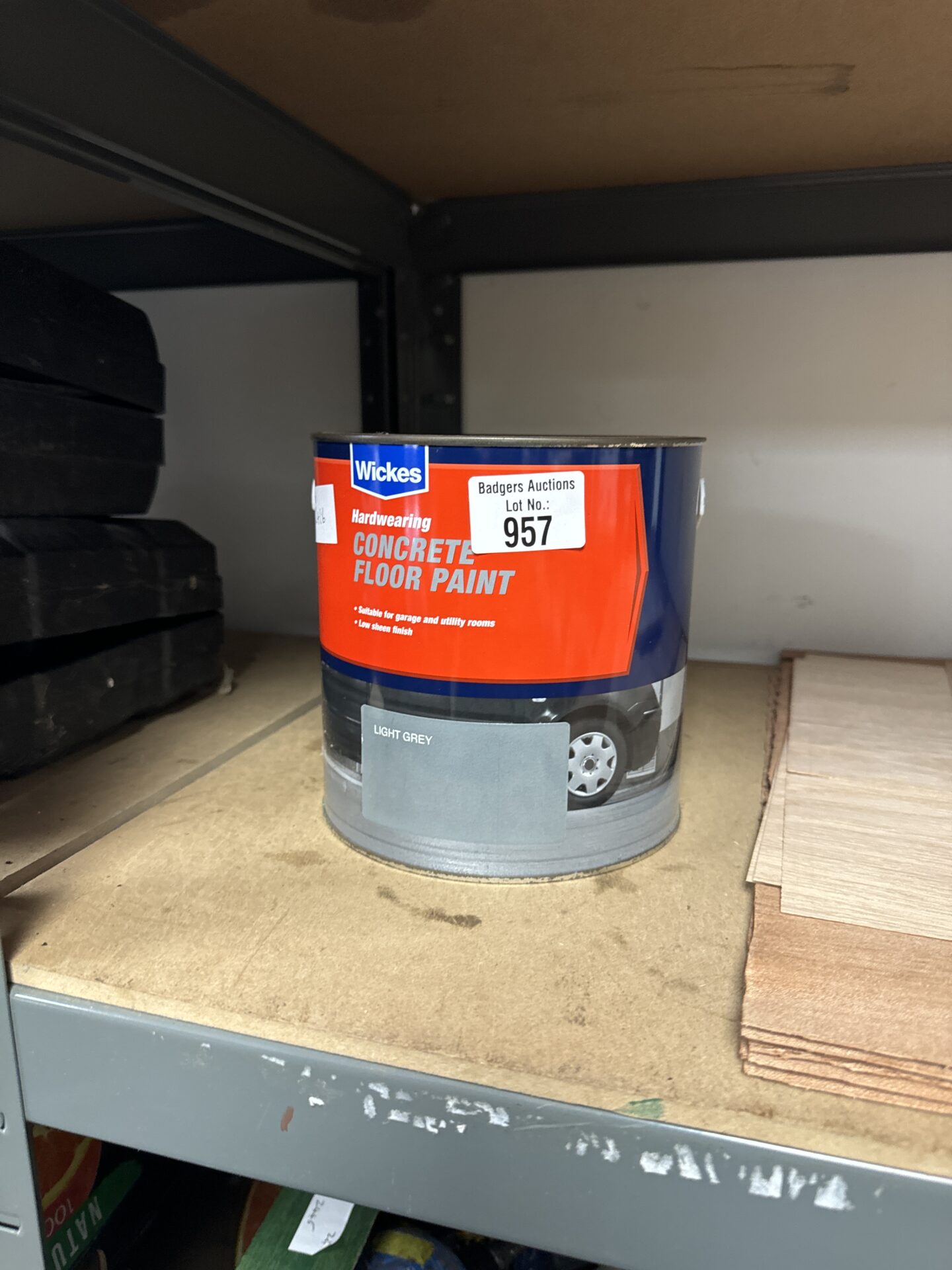 957 2.5L tub of wickes grey concrete floor paint