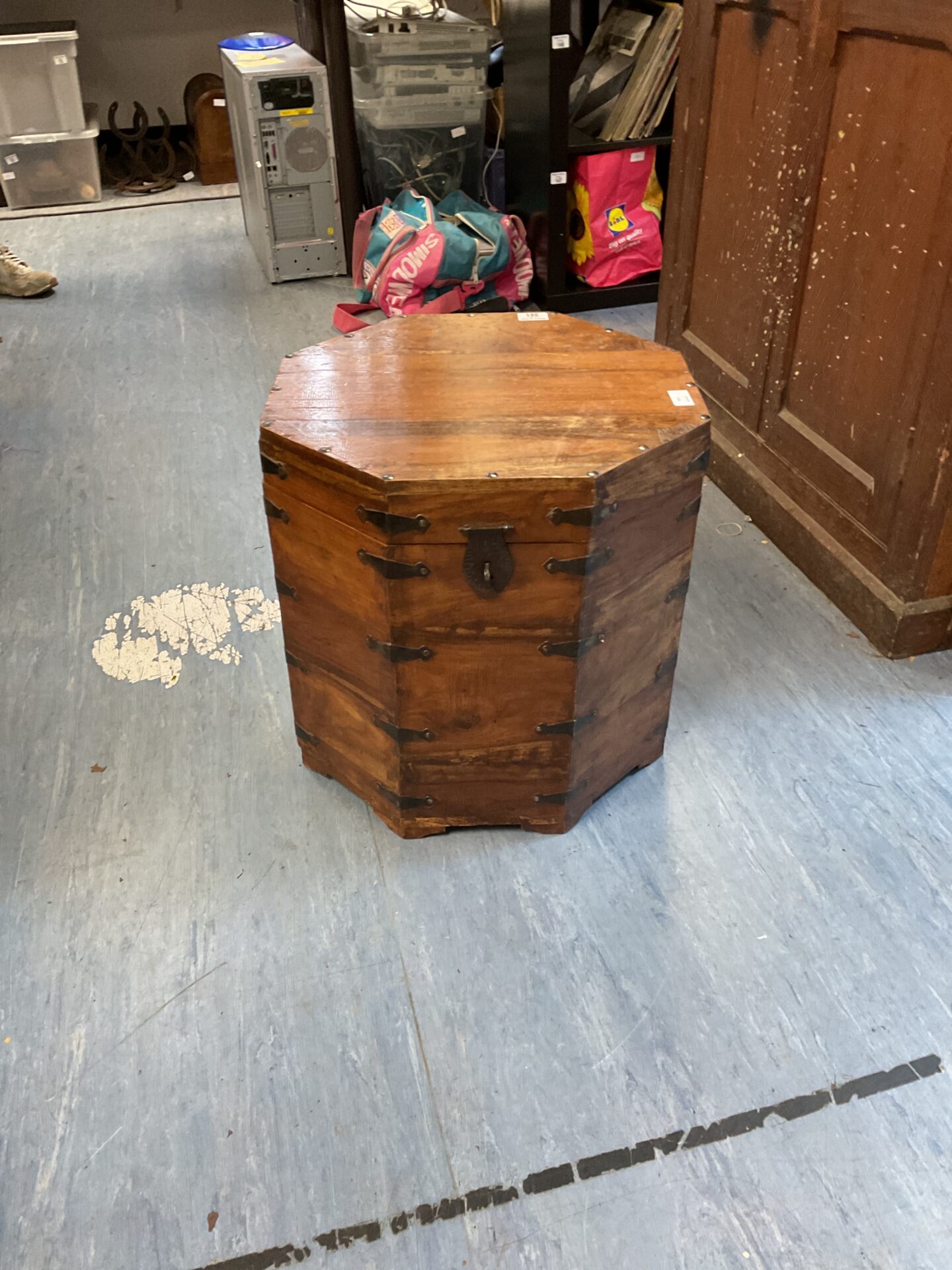 391 Hexagonal indian oak storage trunk