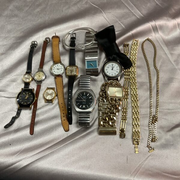 Assorted watches and jewellery lot with a Rotary watch included.