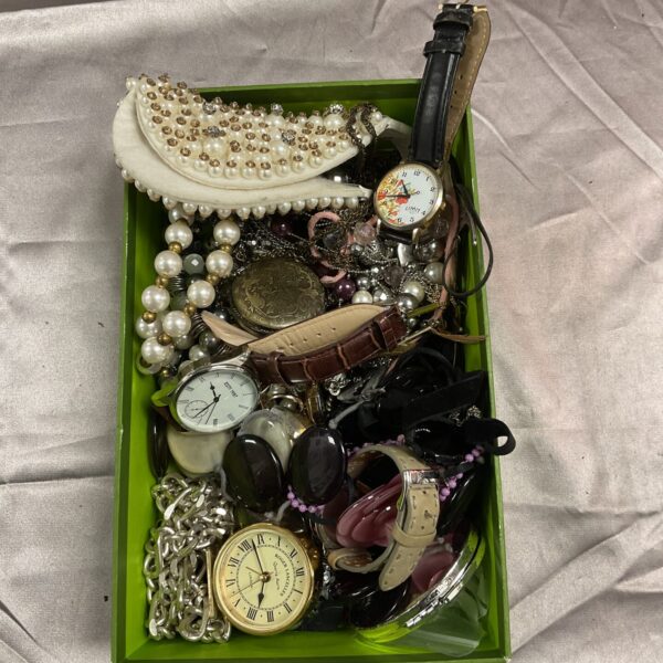 Mixed lot of vintage costume jewellery and fashion watches.